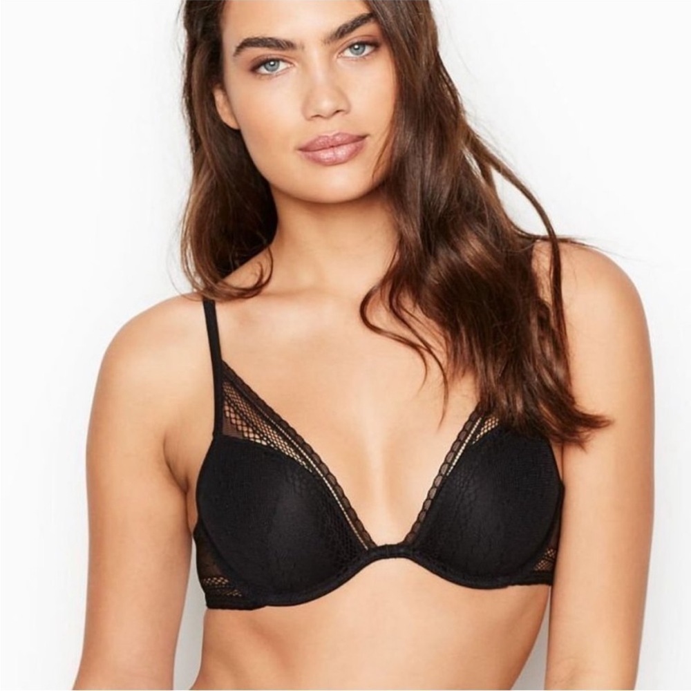 Victoria's Secret Womens Incredible Lightly Lined Lace Plunge Bra Black 36C